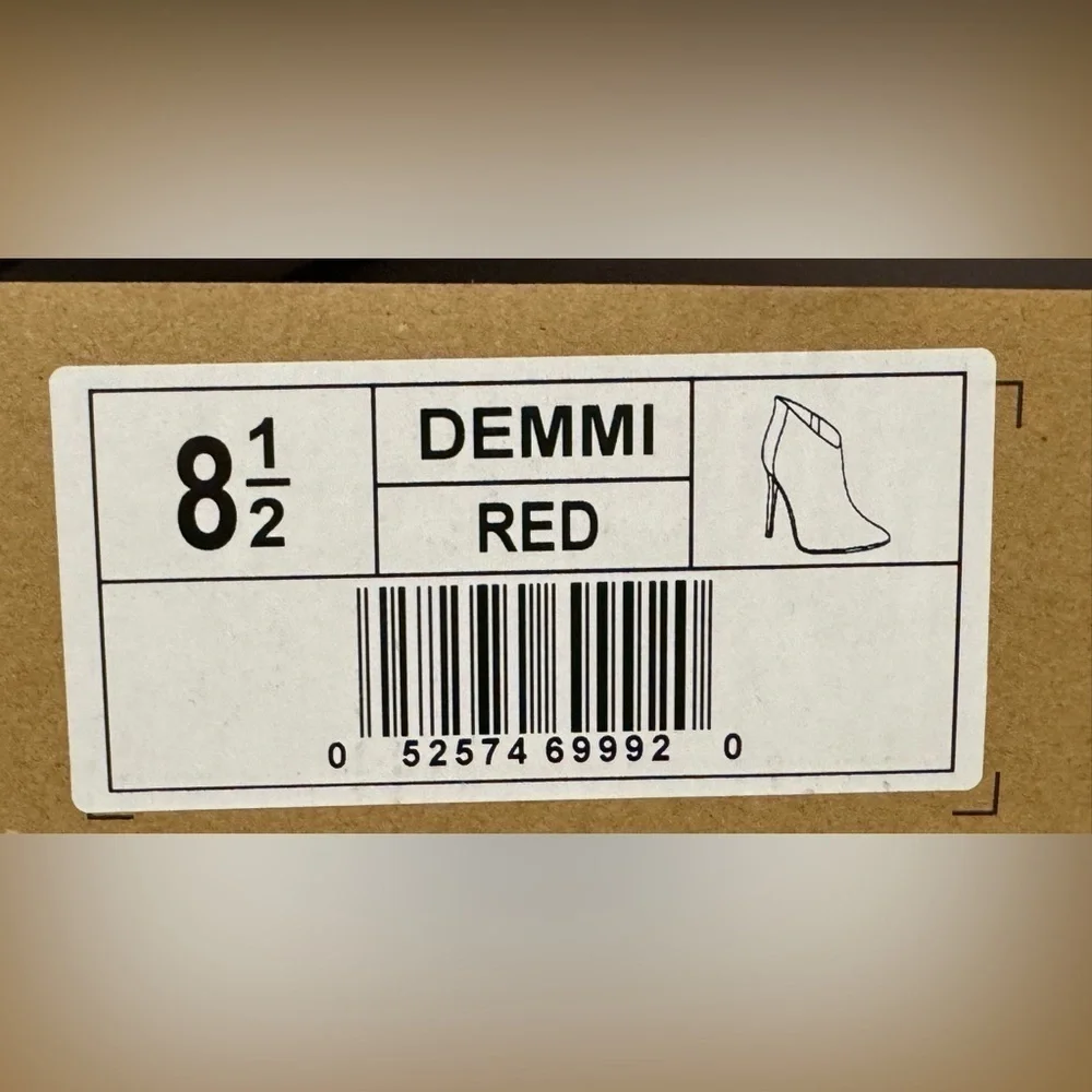 NEW Journee Collection Women’s Demmi Red Faux Suede Ankle Boots Size 8.5M